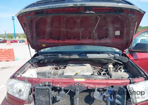 2010 Toyota Tundra Grade 5.7L V8 z USA, uszkodzony, nr VIN 5TFUW5F11AX112571